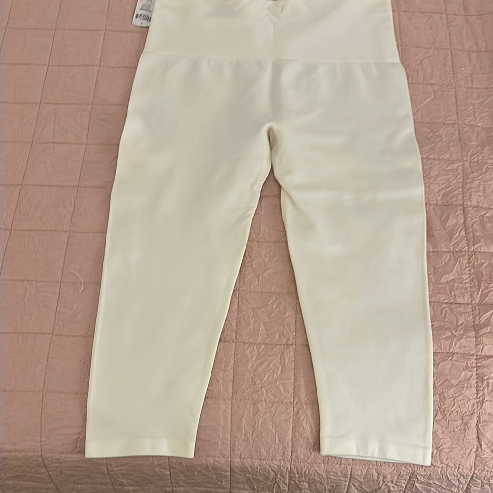 Soma White Capris Structured Pants
